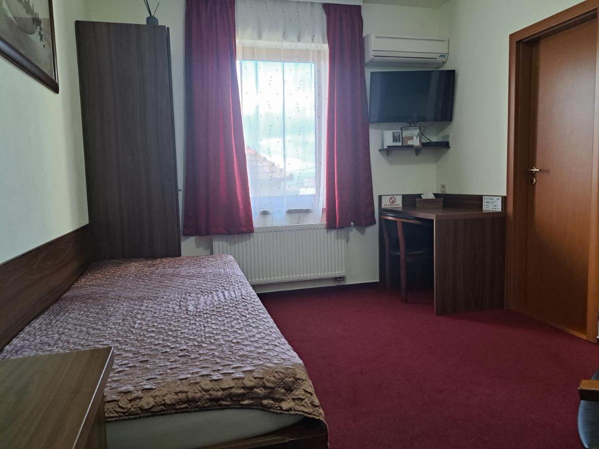 Penzion Kozak B&B Sebedražie Esterno foto